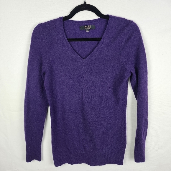 Alex Marie Deep Purple V-neck 100% Cashmere Sweater Size Small Classic Luxury - Picture 1 of 6